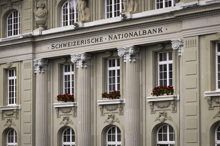 Glorifizierte Geldpolitik: Warum die Schweizerische Nationalbank unserer Wirtschaft auch massiv geschadet hat