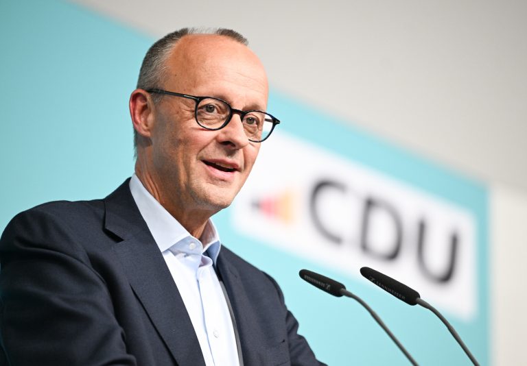 10.10.2024, Berlin: Friedrich Merz, Vorsitzender der CDU, spricht während des Netzwerktreffens von Kommunalpolitikerinnen der CDU Deutschland «Women@CDU #Kommunal #Sozial». Foto: Sebastian Christoph Gollnow/dpa +++ dpa-Bildfunk +++ (KEYSTONE/DPA/Sebastian Gollnow)