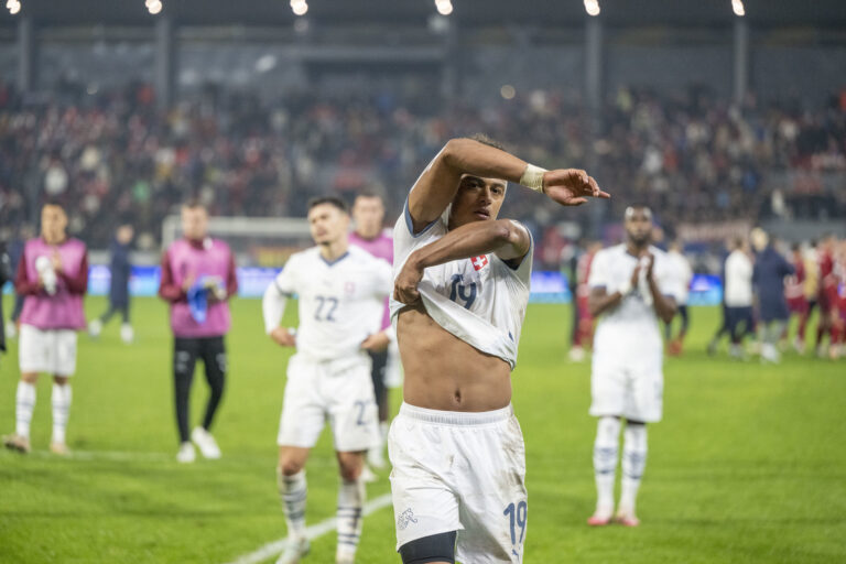 Dan Ndoye, centre, from Switzerland reacts after the UEFA Nations League group A4 qualifying soccer match between Serbia and Switzerland, at the Dubocica Stadium, in Leskovac, Serbia, Saturday, October 12, 2024. (KEYSTONE/Urs Flueeler).