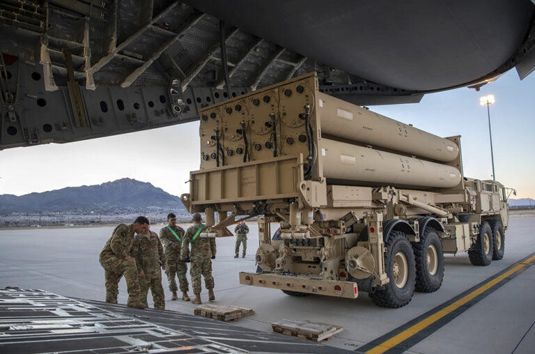 Die USA schicken ihr bestes Luftabwehrsystem und hundert Soldaten nach Israel. Was steckt dahinter?