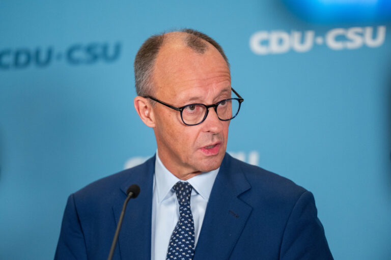 07.11.2024, Berlin: Friedrich Merz (CDU), CDU-Bundesvorsitzender und Unionsfraktionsvorsitzender, spricht auf einer Pressekonferenz im Bundestag. Foto: Christophe Gateau/dpa +++ dpa-Bildfunk +++ (KEYSTONE/DPA/Christophe Gateau)