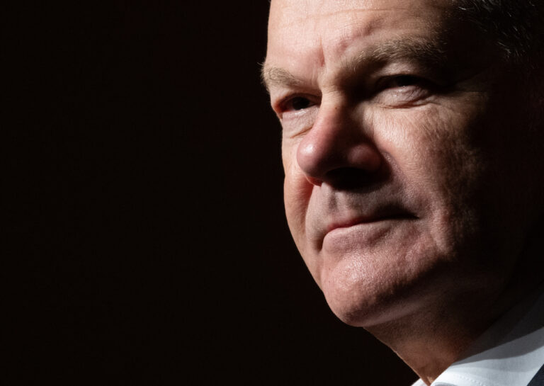 19.01.2025, Hessen, Schwalbach: Bundeskanzler Olaf Scholz (SPD) bei einem Wahlkampfauftritt im Bürgerhaus. Foto: Boris Roessler/dpa +++ dpa-Bildfunk +++ (KEYSTONE/DPA/Boris Roessler)