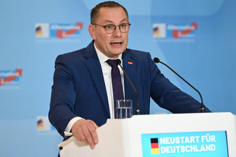 28.01.2025, Berlin: Fraktionsvorsitzender der AFD, Tino Chrupalla, spricht auf einer Pressekonferenz. Foto: Fariha Farooqui/dpa +++ dpa-Bildfunk +++ (KEYSTONE/DPA/Fariha Farooqui)