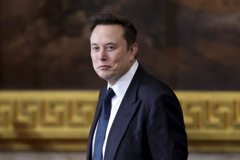 Elon Musk: Biden-Regierung finanzierte illegale Migration mit Milliarden