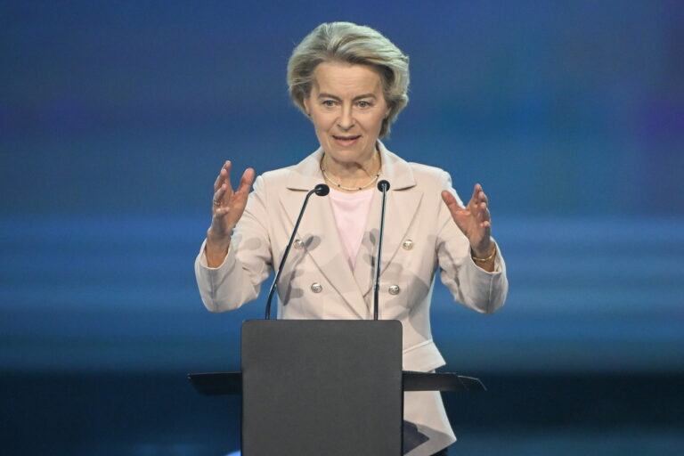 epa11884784 European Commission President Ursula von der Leyen addresses the official ceremony for 'Energy Independence Day', marking Lithuania's integration into the European Energy Network in Vilnius, Lithuania, 09 February 2025. As of today, Estonia, Latvia, and Lithuania are completely independent from the electricity systems of Russia and Belarus, according to a statement from the EU Commission, following their successful integration into the EU internal energy market through the European continental network via Poland. EPA/Marcin Obara POLAND OUT