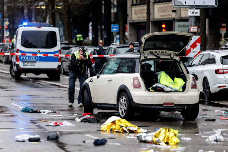 Polizei bestätigt: 24-jähriger Afghane rast in Demonstrationszug in München. Mindestens 28 Verletzte