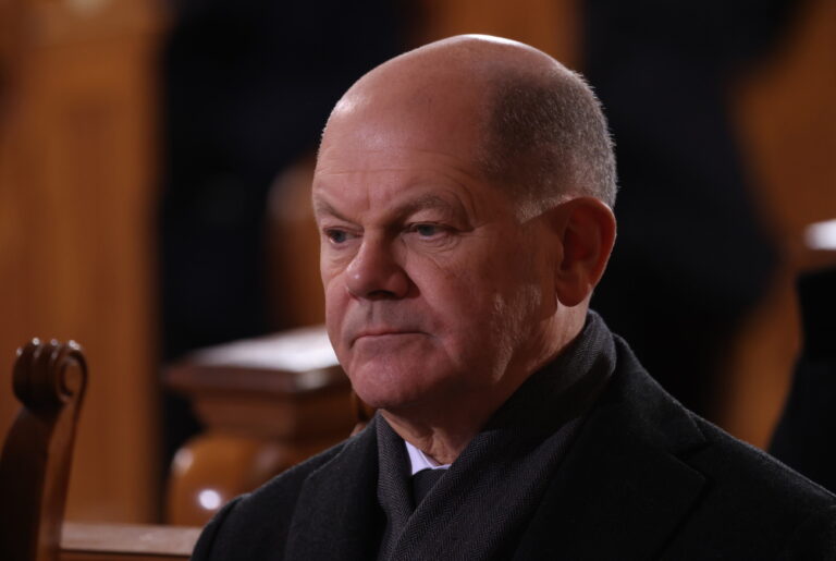 epa11904129 German Chancellor Olaf Scholz attends the state memorial service for former German President Horst Koehler at the Dom Cathedral in Berlin, Germany, 18 February 2025. Horst Koehler was German president from 2004 to 2010. He died on 01 February 2025. EPA/SEAN GALLUP / POOL