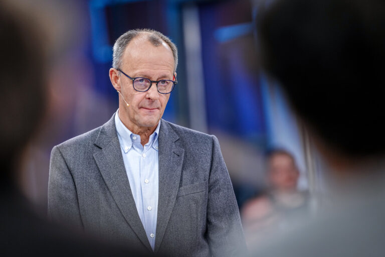 21.02.2025, Berlin: Friedrich Merz, Unions-Kanzlerkandidat und CDU-Bundesvorsitzender, spricht im Interview beim ZDF Morgenmagazin 