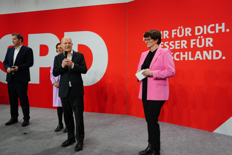 SPD-Chef Klingbeil kündigt Personellen-Neuanfang an. Wie weiter mit Scholz, Esken und Co?