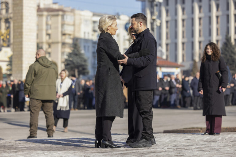 EU-Chefin von der Leyen will der Ukraine mit 3,5 Milliarden Euro helfen. Gleichzeitig bezieht Brüssel weiter Öl aus Russland