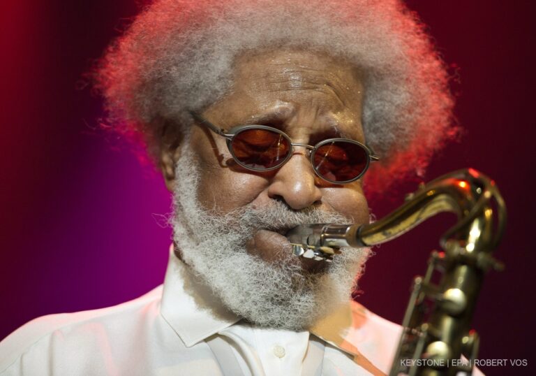 epa02245119 US Jazz tenor saxophonist Sonny Rollins performs during the 35h North Sea Jazz Festival at the Ahoy Rotterdam, 11 July 2010, in Rotterdam, The Netherlands. The festival runs until 11 July. EPA/ROBERT VOS