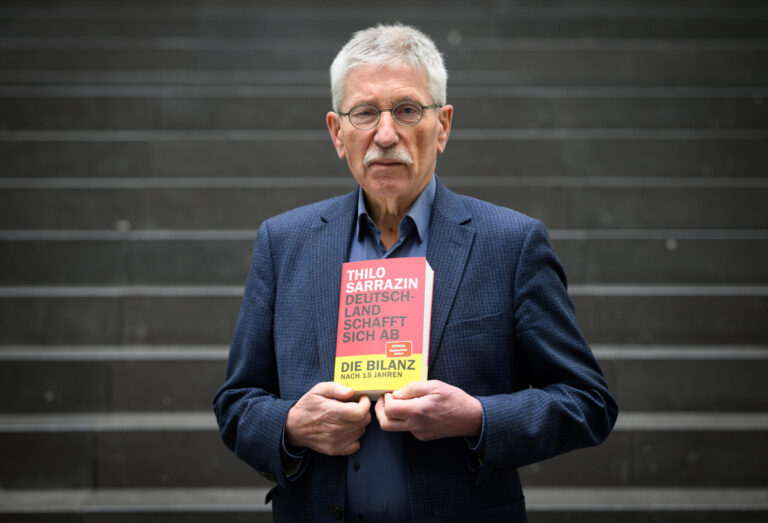 dpatopbilder - 12.02.2025, Berlin: Thilo Sarrazin stellt im Haus der Bundespressekonferenz anl‰sslich seines 80. Geburtstags das Buch 