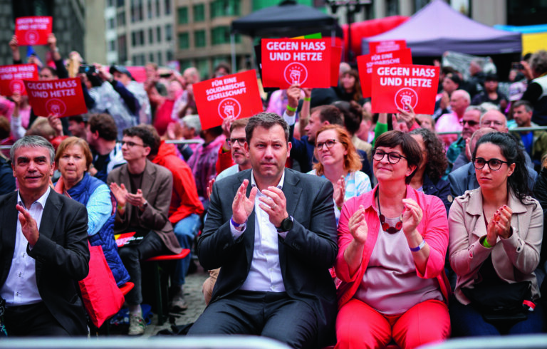 SPD rally for the European elections. Here are the SPD leaders Lars Klingbeil and Saskia Esken. Leipzig, June 1, 2024. (KEYSTONE/DPA/Ronny Hartmann)