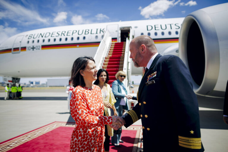 Annalena Baerbock Buendnis 90/Die Gruenen, Bundesaussenministerin, aufgenommen bei der Ankunft auf dem Flughafen Chinggis Khaan International Airport. Ulan Bator, 29.06.2023. Ulan Bator Mongolei *** Annalena Baerbock Buendnis 90 Die Gruenen , German Foreign Minister, photographed on arrival at Chinggis Khaan International Airport Ulan Bator, 29 06 2023 Ulan Bator Mongolia Copyright: xThomasxTrutschelx