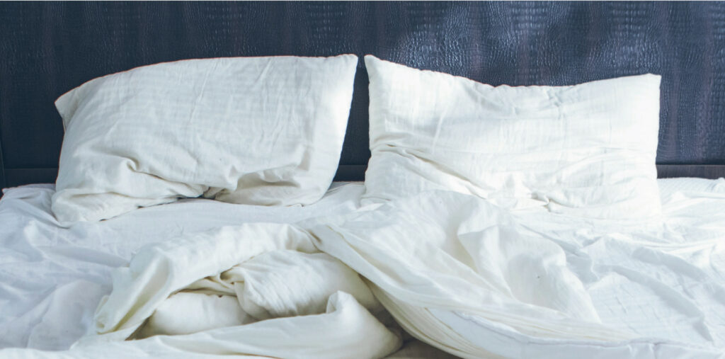 Falsche Romantik des gemeinsamen Betts: Kleines Plädoyer für das Alleinschlafen